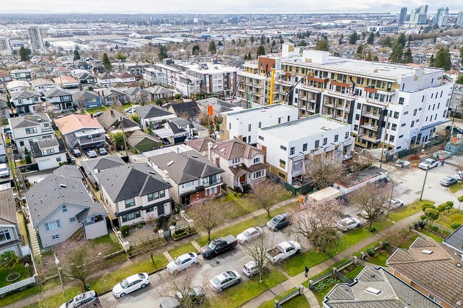 726 E 56th Avenue Vancouver, BC - 25