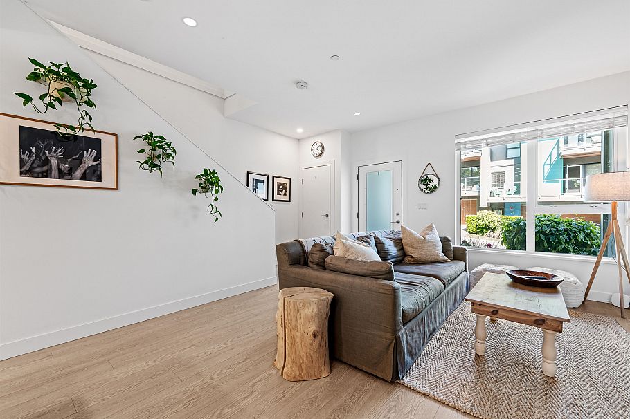 23 3596 Salal Drive North Vancouver, BC - 11
