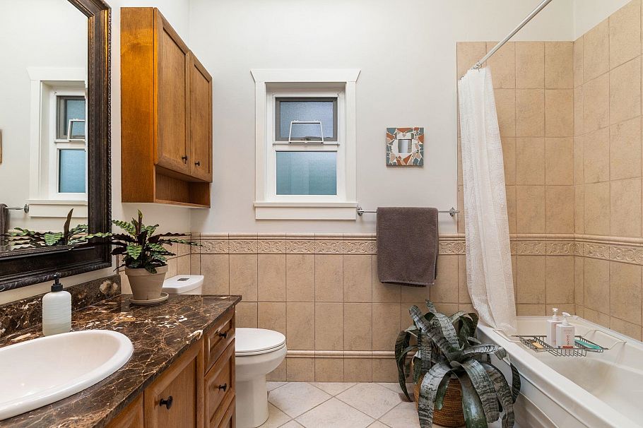 936 Semlin Drive Vancouver, BC - 17