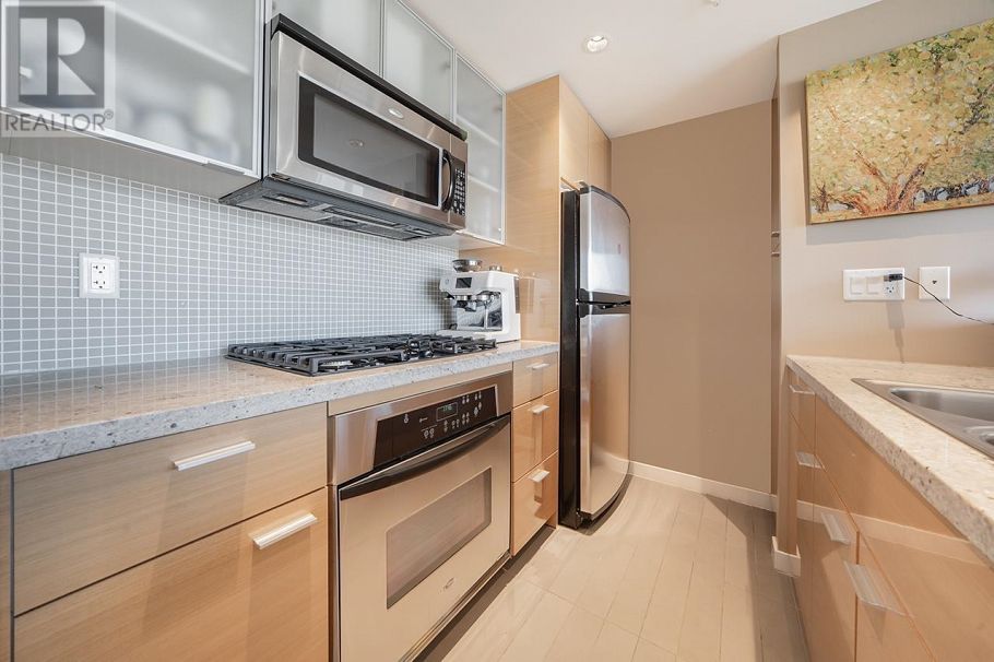 33 SMITHE STREET, Vancouver BC V6B 0B5 Vancouver, BC - 6