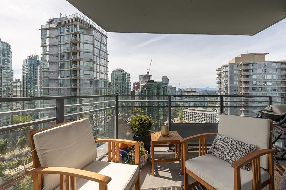 2405 1205 W Hastings Street Vancouver, BC - 10