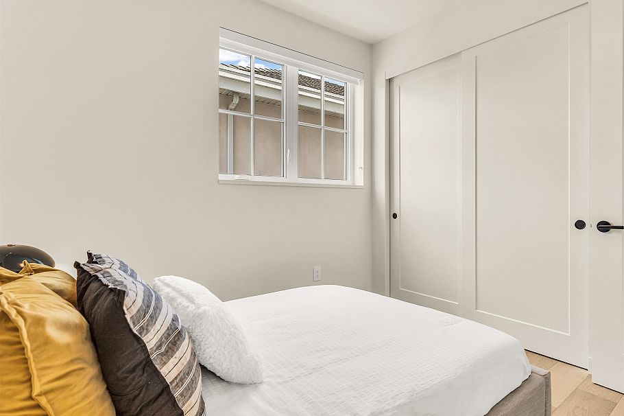 2 2043 W 45th Avenue Vancouver, BC - 26