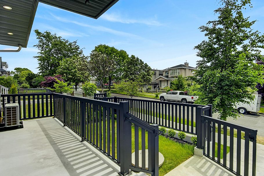 1 2741 E 7th Avenue Vancouver, BC - 22