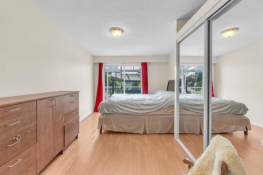693 Plymouth Drive North Vancouver, BC - 4