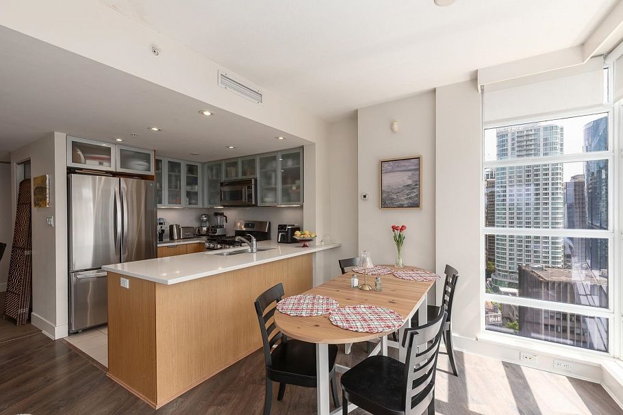 2405 1205 W Hastings Street Vancouver, BC - 3