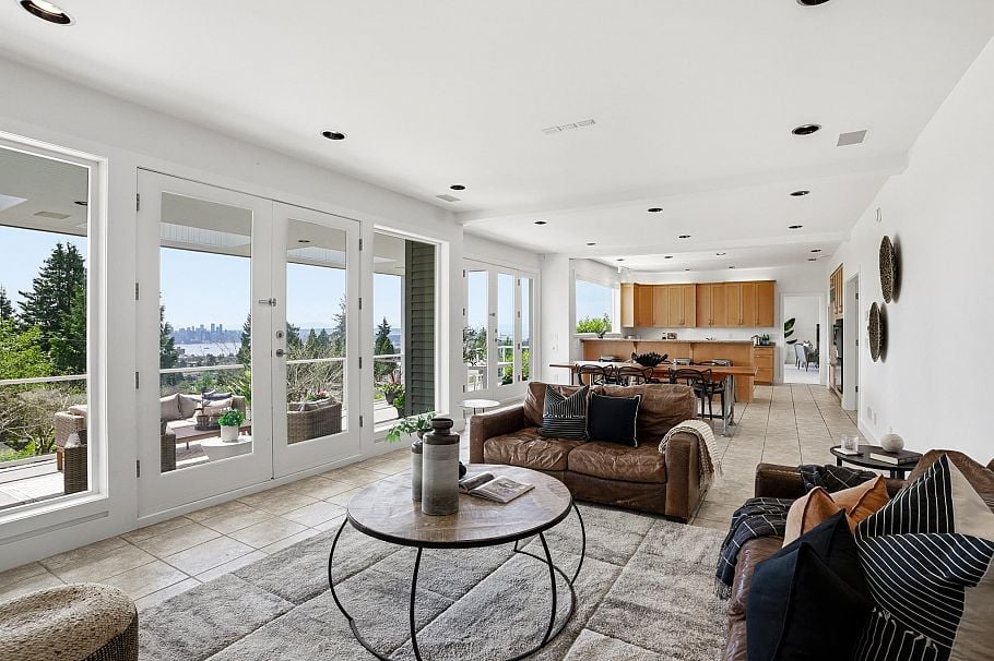 407 Brand Street North Vancouver, BC - 3