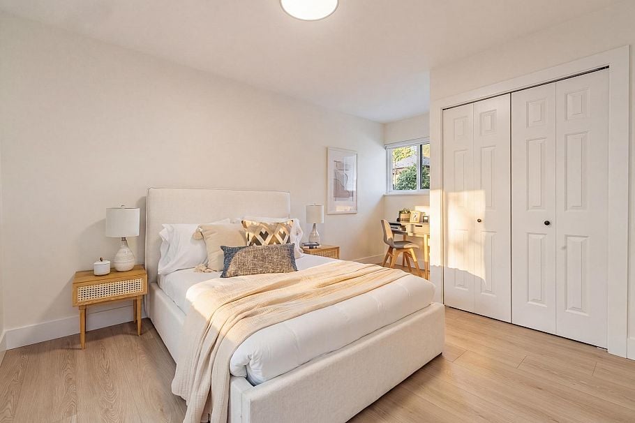 1535 Ostler Court North Vancouver, BC - 16