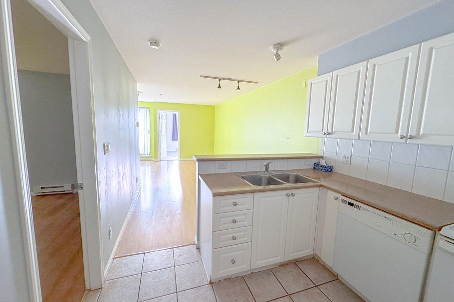 311 5555 Victoria Drive Vancouver, BC - 6