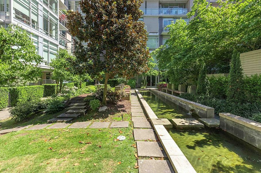 901 1616 Columbia Street Vancouver, BC - 29