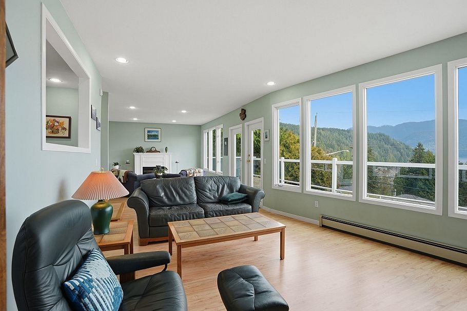 2341 Caledonia Avenue North Vancouver, BC - 20