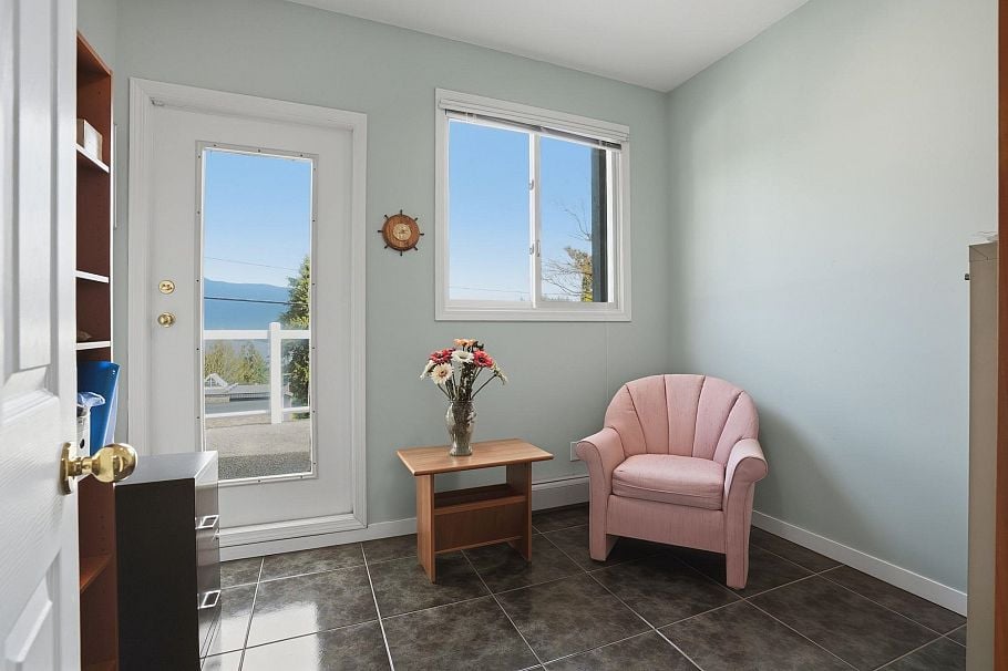2341 Caledonia Avenue North Vancouver, BC - 16