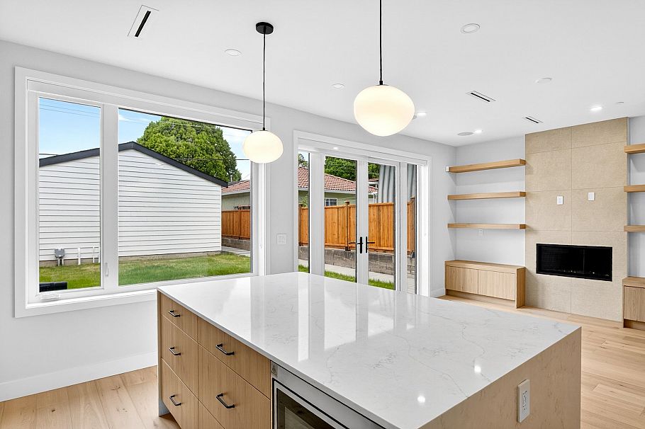 2 2741 E 7th Avenue Vancouver, BC - 6