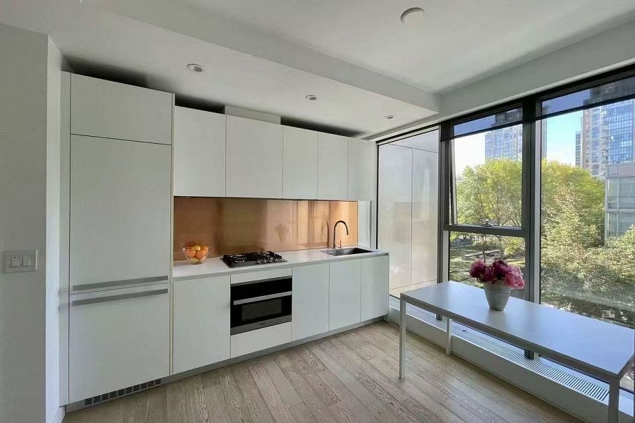 503 1480 Howe Street Vancouver, BC - 2