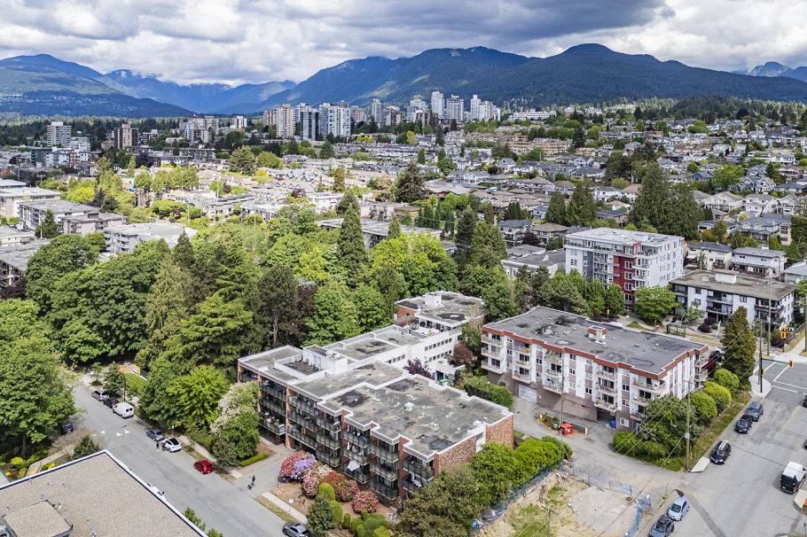 310 360 E 2nd Street North Vancouver, BC - 23