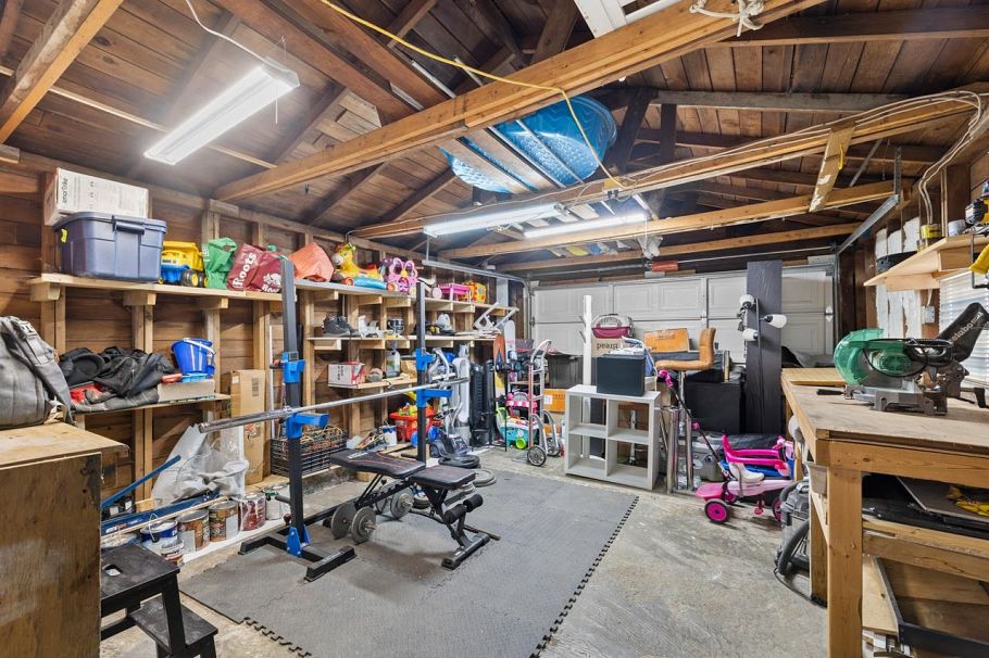 2036 E Broadway Vancouver, BC - 29
