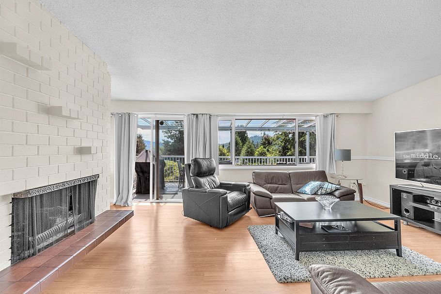 693 Plymouth Drive North Vancouver, BC - 12