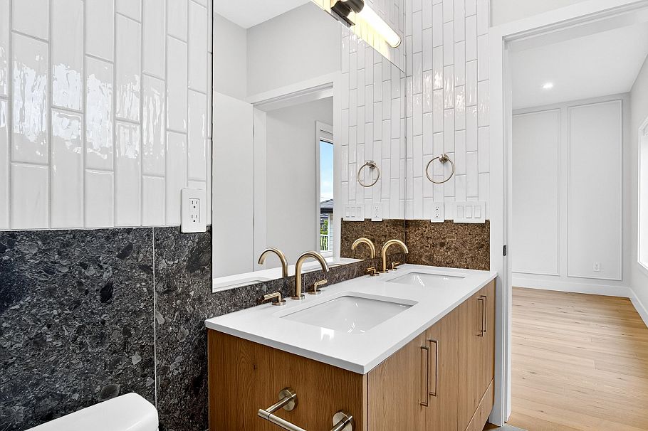 2 2741 E 7th Avenue Vancouver, BC - 19