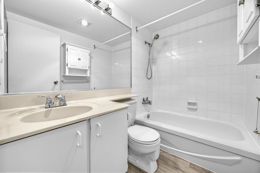 310 360 E 2nd Street North Vancouver, BC - 11