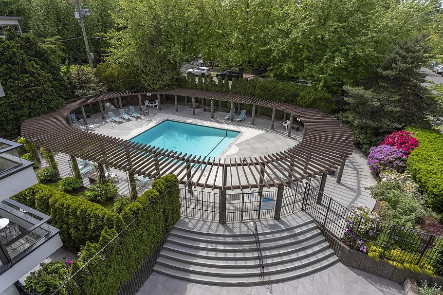 408 2370 W 2nd Avenue Vancouver, BC - 2