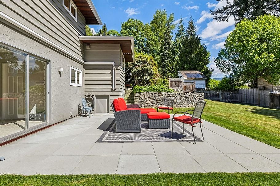 1256 Eastview Road North Vancouver, BC - 22