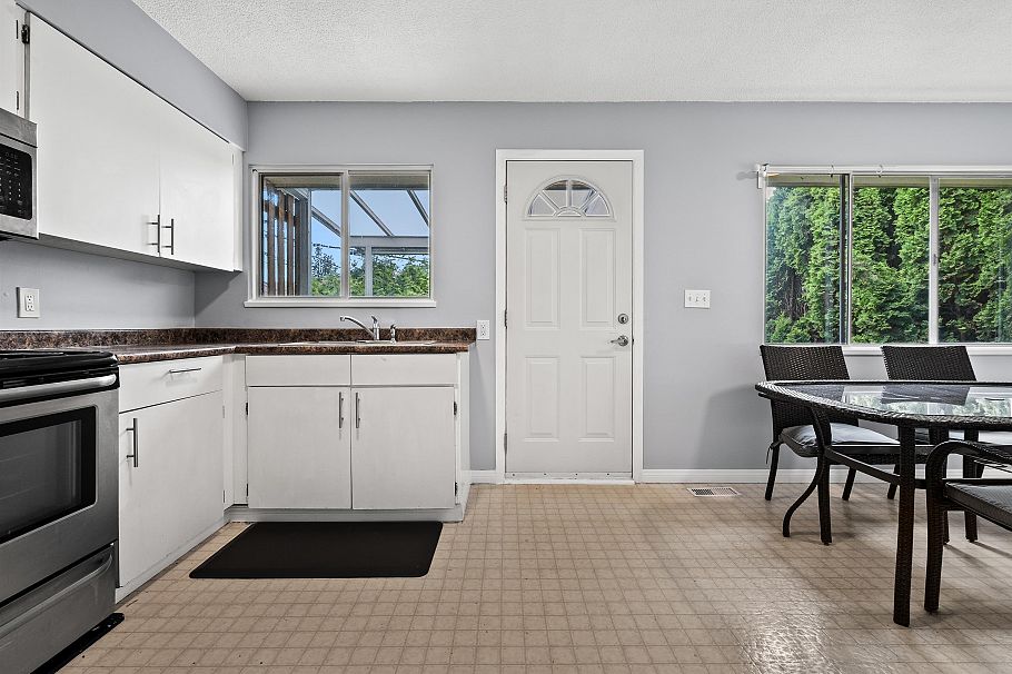 443-445 W Keith Road North Vancouver, BC - 31