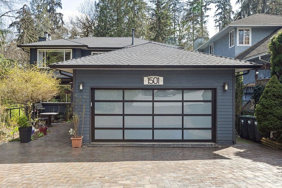 1501 Ostler Court North Vancouver, BC - 1