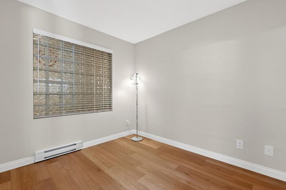 109 8460 Jellicoe Street Vancouver, BC - 12