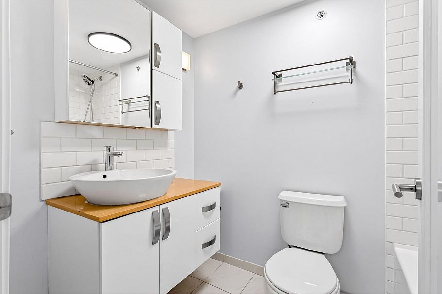 309 1 E Cordova Street Vancouver, BC - 18