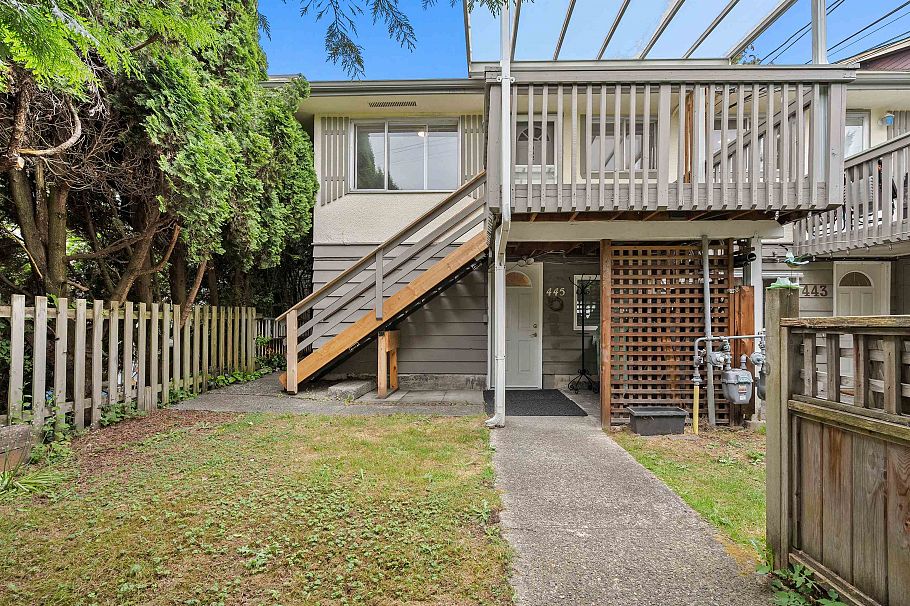 443-445 W Keith Road North Vancouver, BC - 22