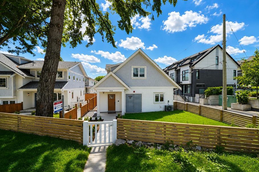 972 Park Drive Vancouver, BC - 2