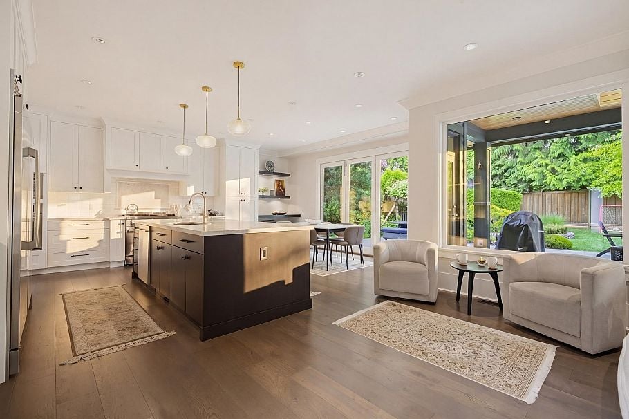 1138 Ridgewood Drive North Vancouver, BC - 10