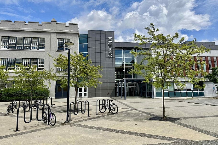 2506 W 15th Avenue Vancouver, BC - 30