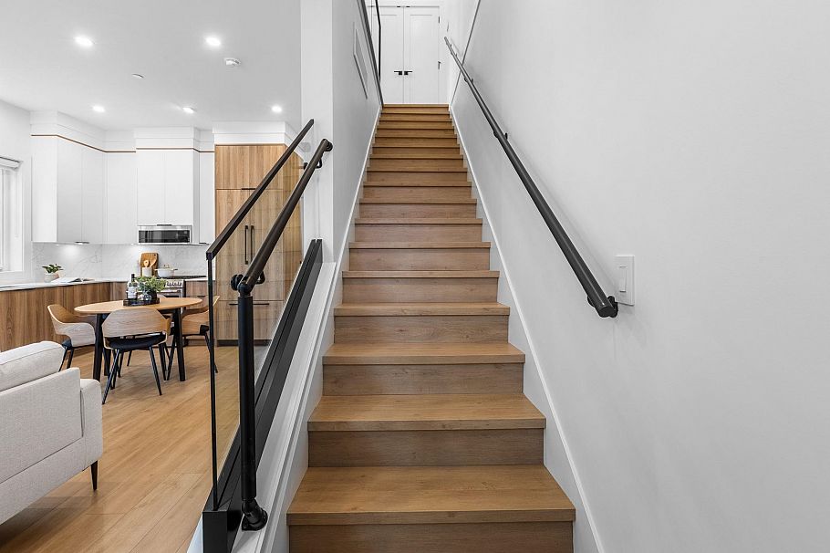 1 1620 E 11th Avenue Vancouver, BC - 25