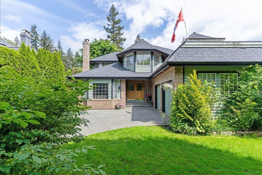 2471 Mowat Place North Vancouver, BC - 26