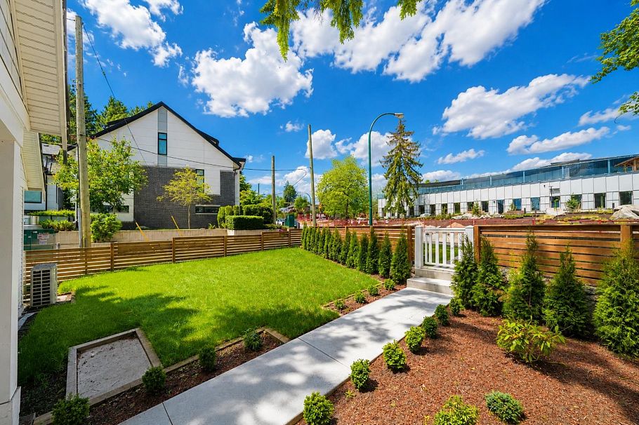 972 Park Drive Vancouver, BC - 3