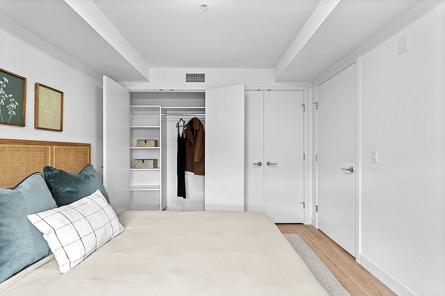 204 2419 Grant Street Vancouver, BC - 21