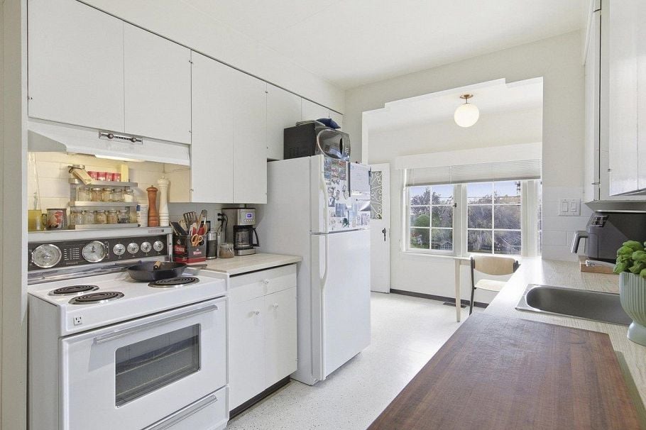 2506 W 15th Avenue Vancouver, BC - 10