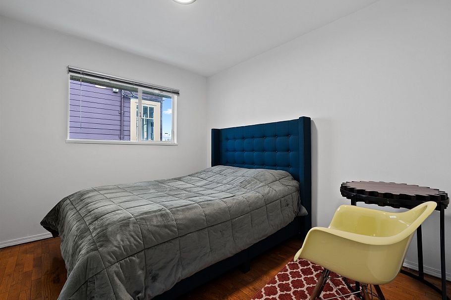 443-445 W Keith Road North Vancouver, BC - 7