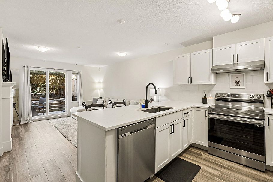 102 365 E 1st Street North Vancouver, BC - 11