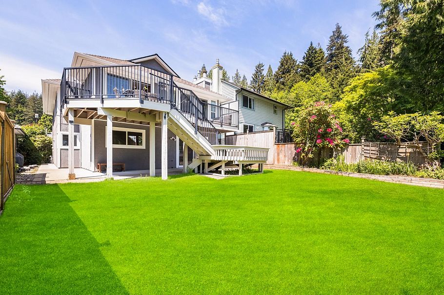 3985 Frames Place North Vancouver, BC - 35