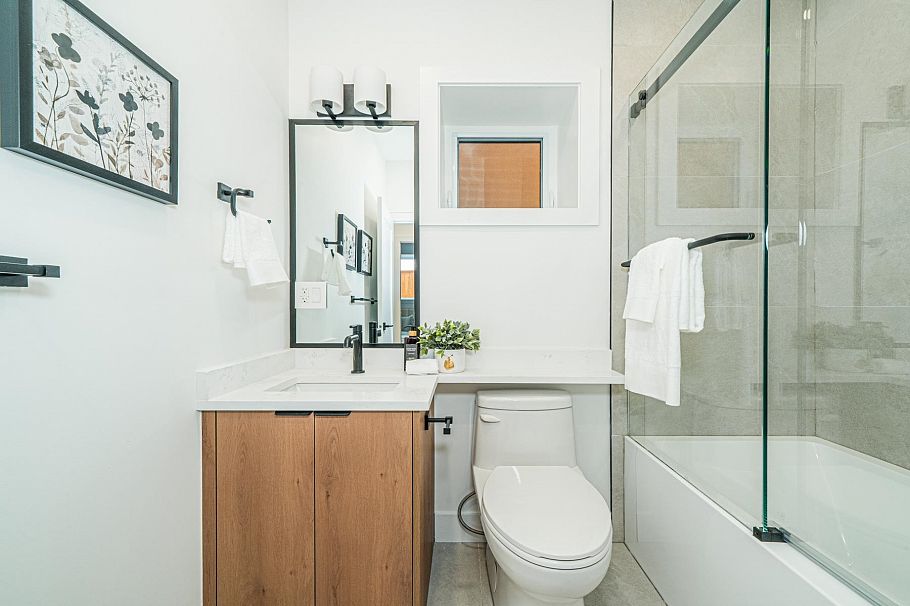 1937 E 4th Avenue Vancouver, BC - 22