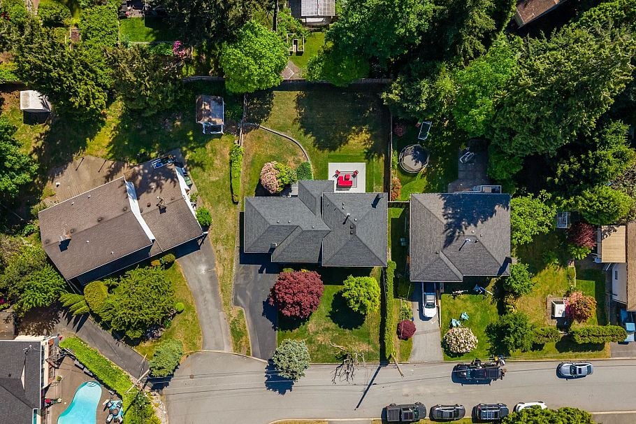 1256 Eastview Road North Vancouver, BC - 24
