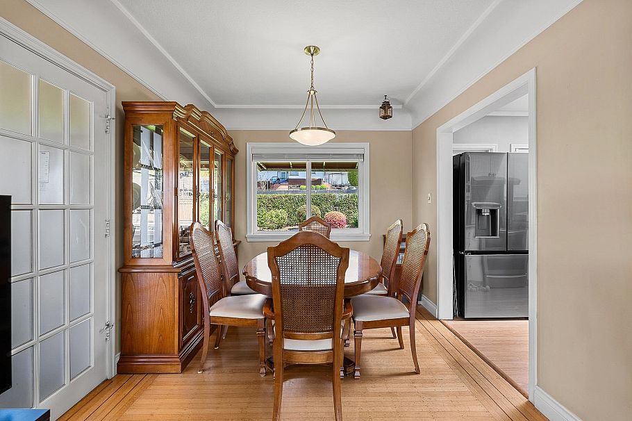 170 Carisbrooke Crescent North Vancouver, BC - 4