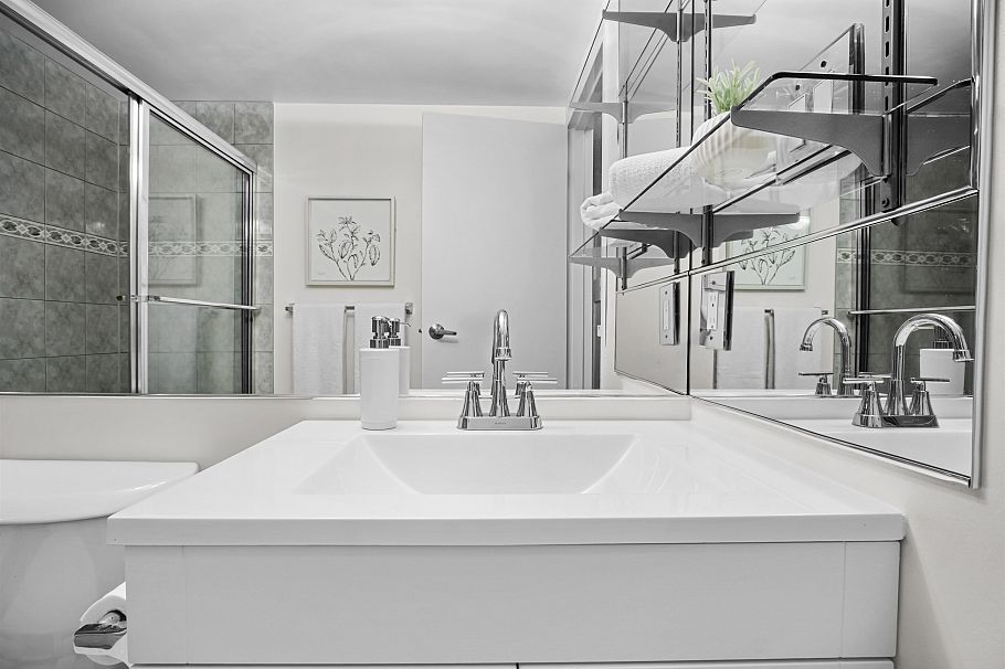 313 975 E Broadway Vancouver, BC - 21