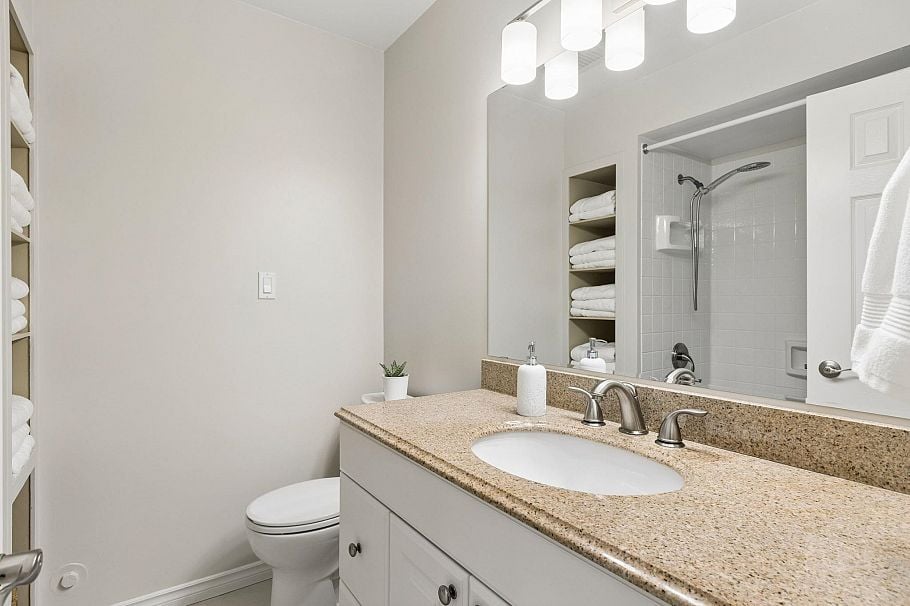1256 Eastview Road North Vancouver, BC - 17