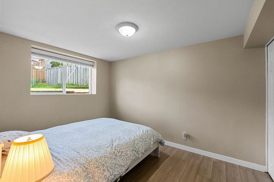 170 Carisbrooke Crescent North Vancouver, BC - 12