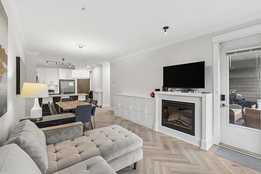 107 159 W 22nd Street North Vancouver, BC - 3