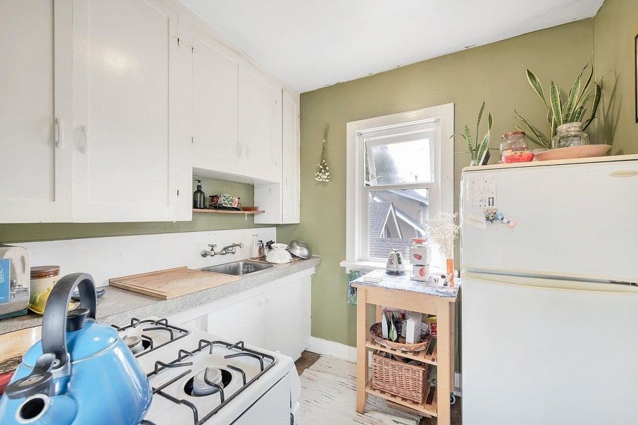 482 W 17th Avenue Vancouver, BC - 13