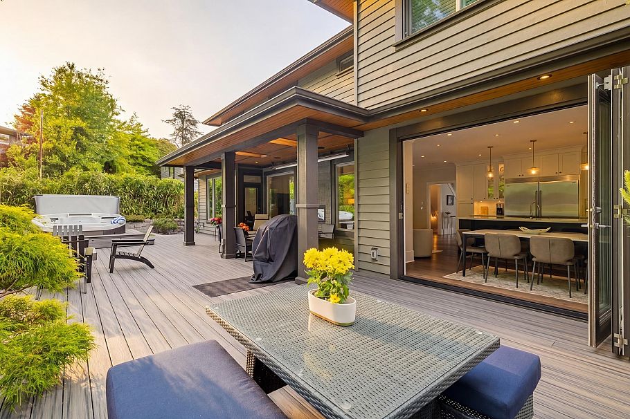 1138 Ridgewood Drive North Vancouver, BC - 35