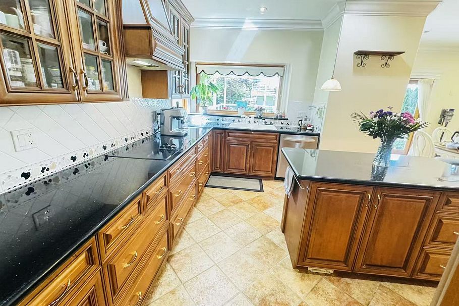 6000 ELM STREET, Vancouver BC V6N 1A8 Vancouver, BC - 2